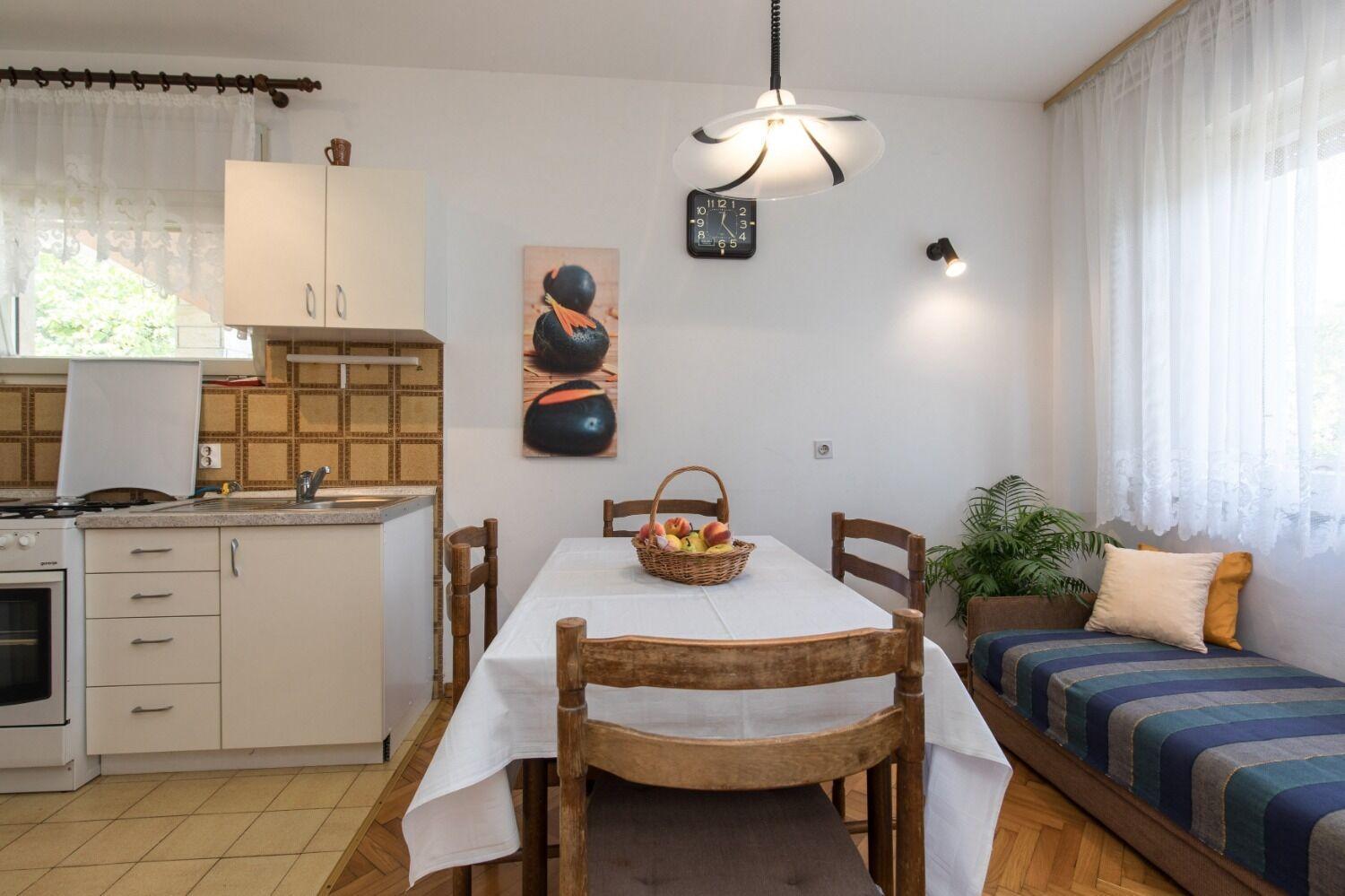 Apartments Kate - 100 M From Beach Malinska Extérieur photo