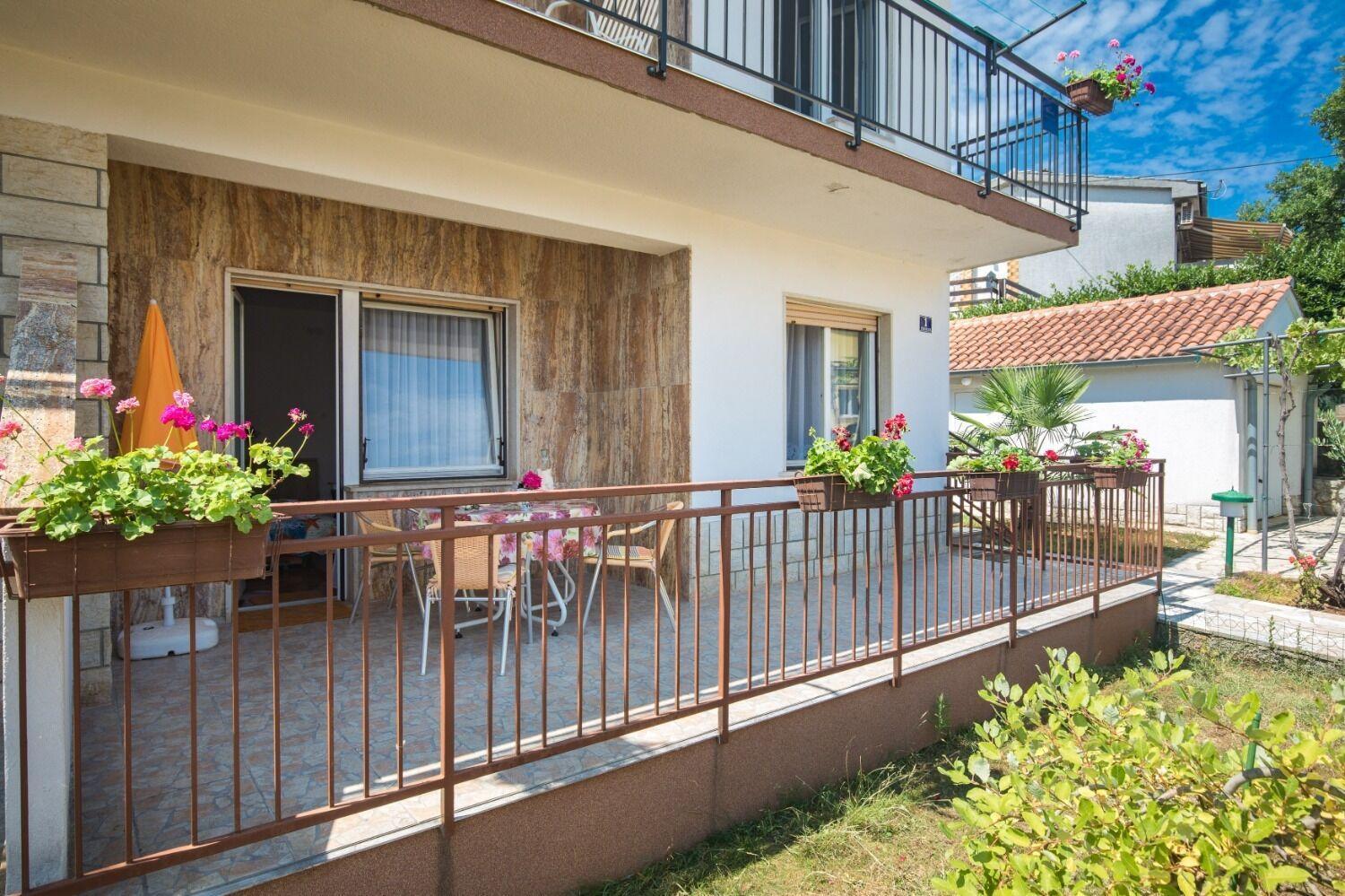 Apartments Kate - 100 M From Beach Malinska Extérieur photo